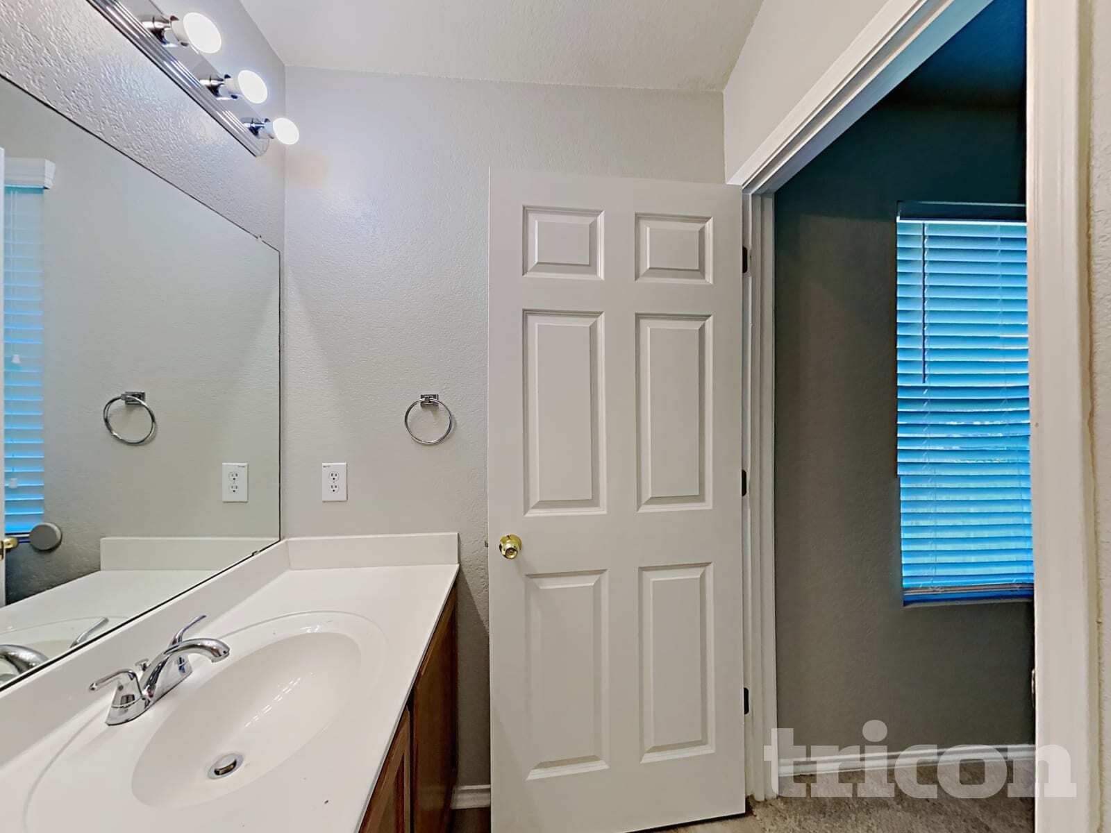 Building Photo - 9822 Vandenberg Way