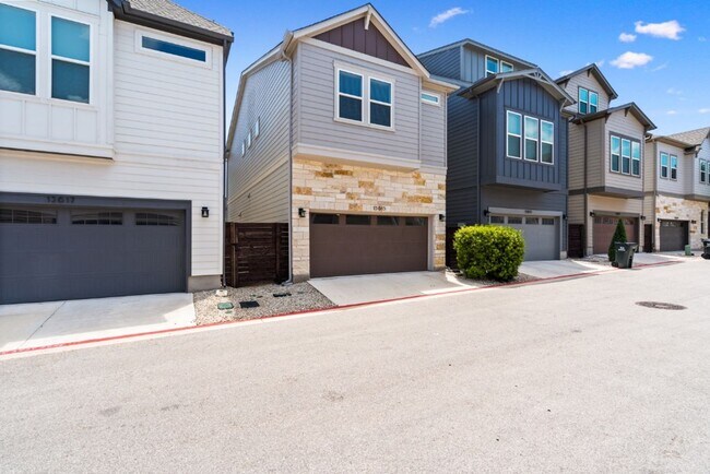 Building Photo - 13615 Terrett Trce