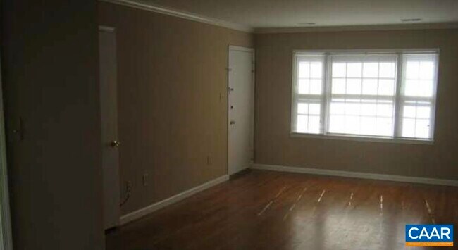 Building Photo - 2422 Barracks Pl