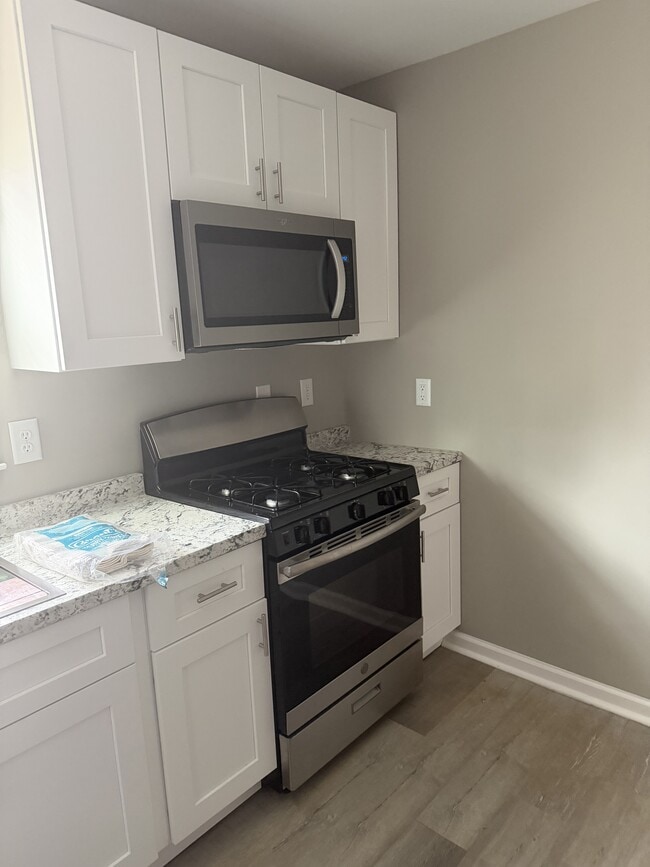 Building Photo - 524 Newcastle Rd