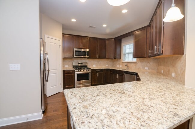 Building Photo - 2045 Moultrie Cir