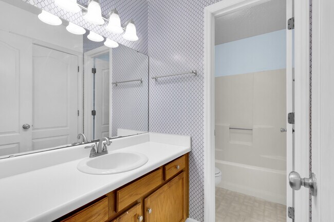 Building Photo - 1824 Caracara Dr