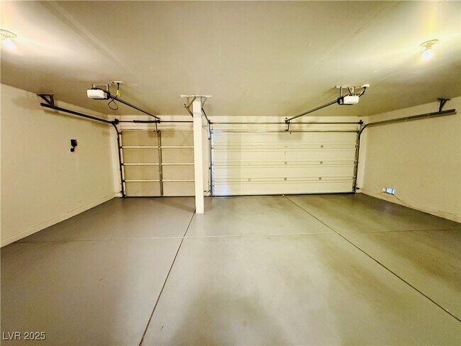 Building Photo - 1745 Mexican Poppy St