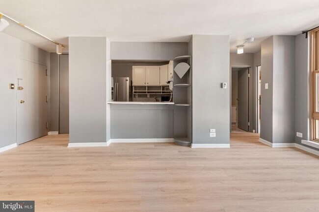 Building Photo - 1260 21st St NW