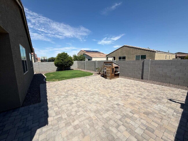 Building Photo - 7214 E Gamebird Way