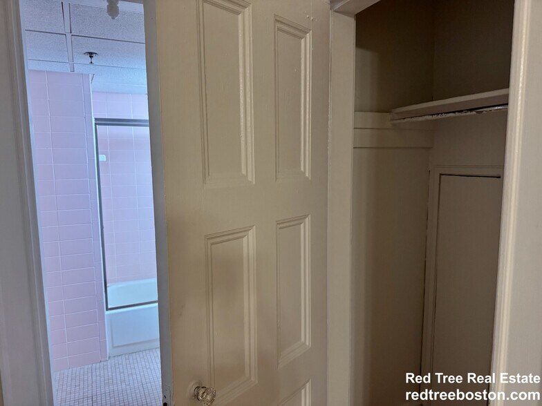 Building Photo - 62 Boylston St