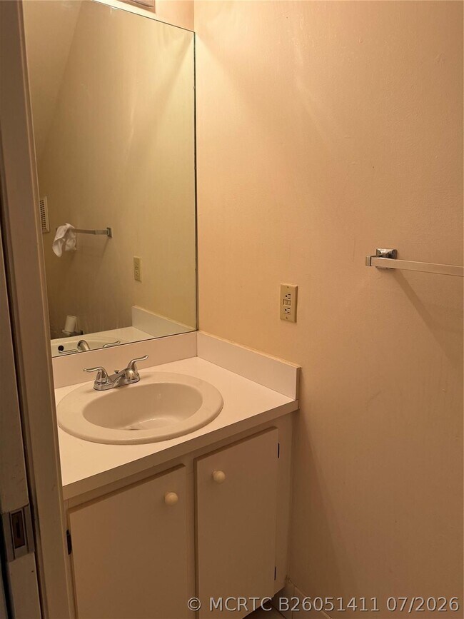 Building Photo - 4235 SW 72nd Way