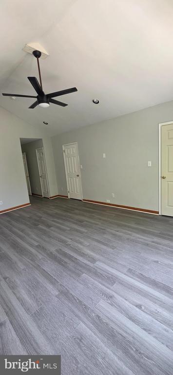 Building Photo - 35 Oakmont Terrace