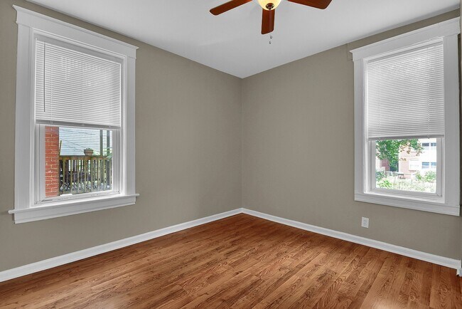 Building Photo - Showtime in Tower Grove South