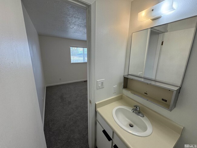 Building Photo - 6825 Lotus St