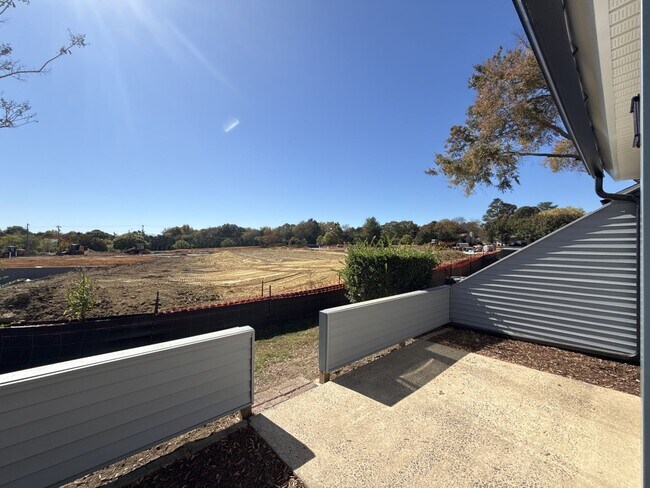 Building Photo - Carmel Chace