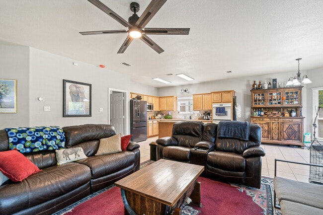 Building Photo - 5806 Chuckwagon Cir