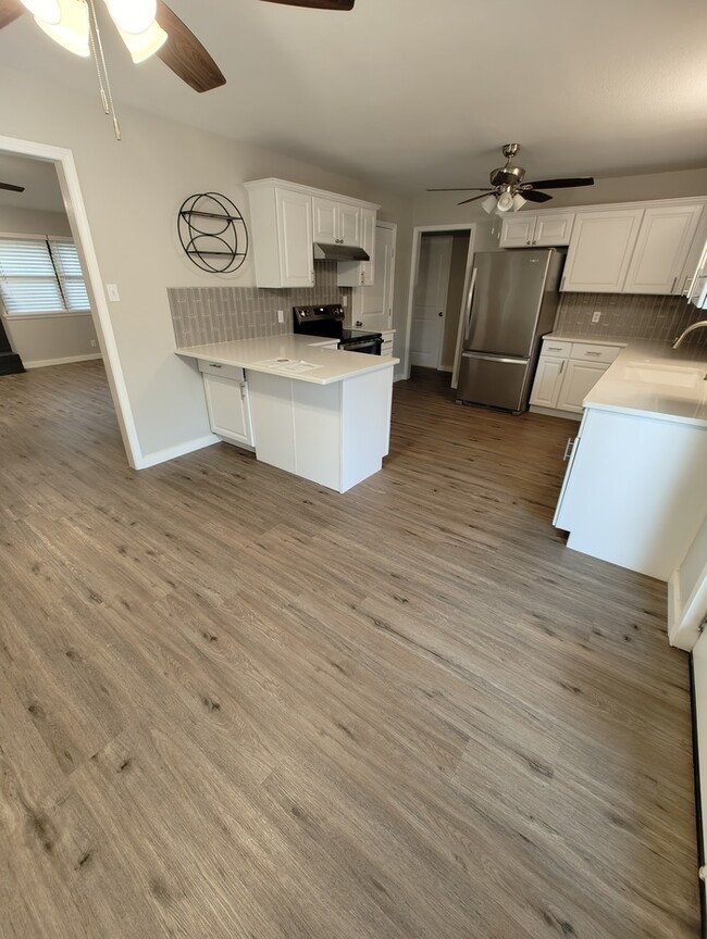 Building Photo - 2404 Northtown Ct