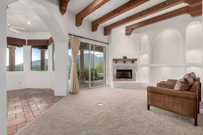 Catalina Foothills 4 bedroom 4 bath Home located in prestigious Canyon Ridge. 270-degree VIEWS! - 4667 N Rocky Crest Plz