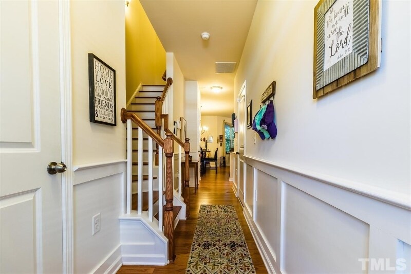 Building Photo - 922 Saratoga Dr