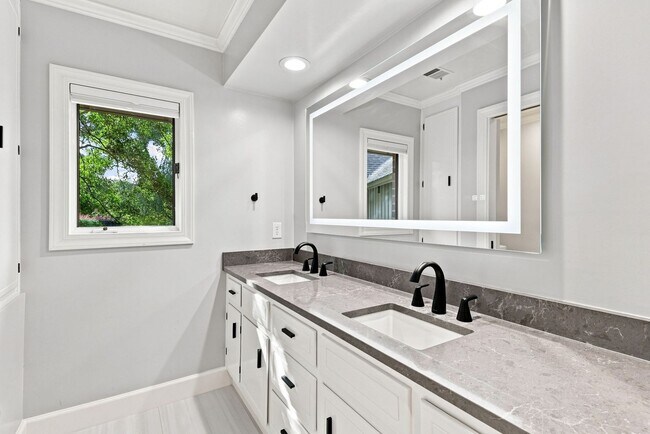 Building Photo - 4421 Carlton Ct