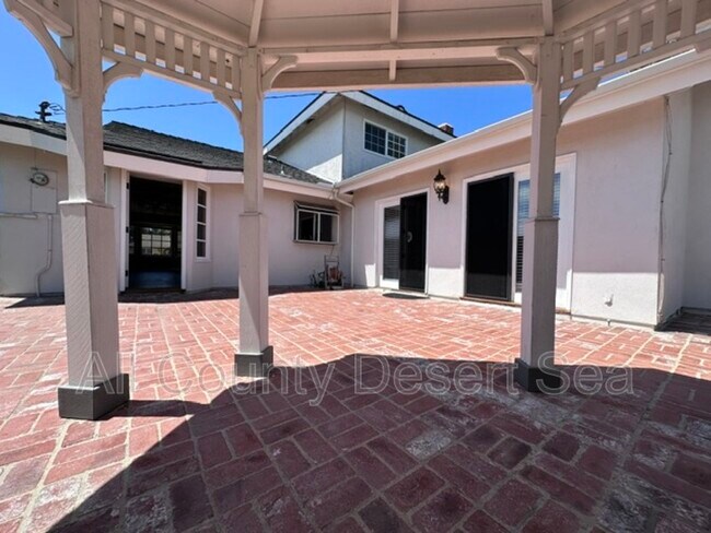 Building Photo - 9191 Kapaa Dr