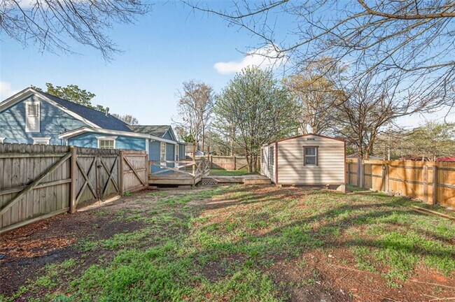 Building Photo - 240 E 5th Ave