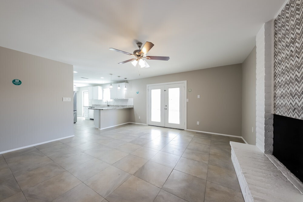 Building Photo - 14009 N 42nd Dr