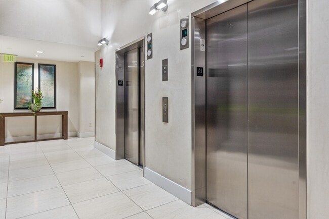 Building Photo - 80 Broad St