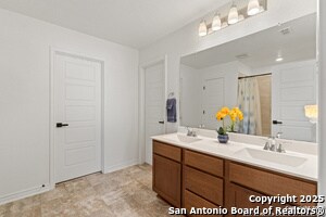 Building Photo - 3538 Silver Set