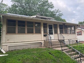 Building Photo - 2 Bedroom 1.5 Bathroom for Rent