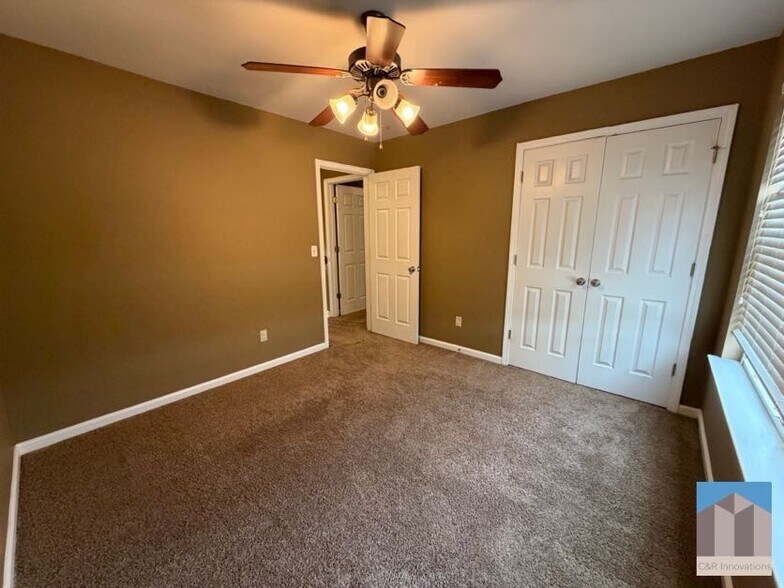 Building Photo - 2473 Capella Cir SW