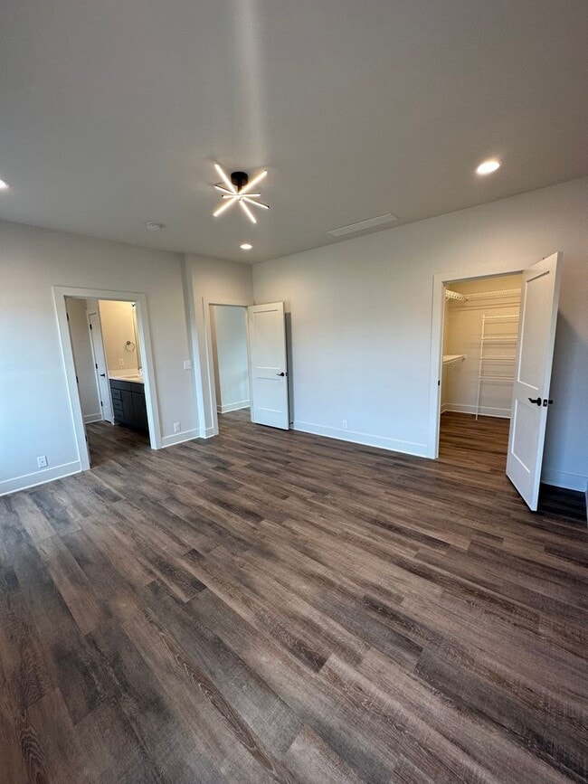 Building Photo - Brand New Norton Commons Condo!