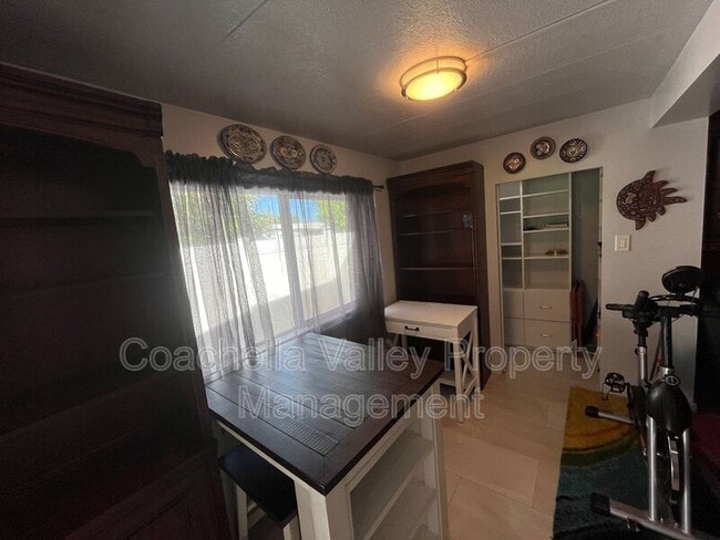 Building Photo - 421 S Paseo Laredo