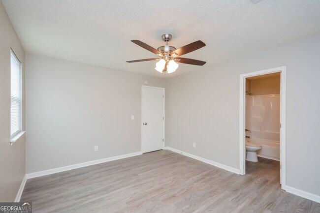Building Photo - 5586 Mallard Trail
