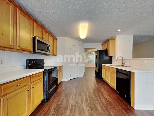 Building Photo - 2347 Swan Lake Dr SW