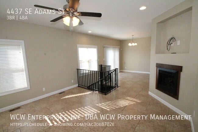 Building Photo - 4437 SE Adams St