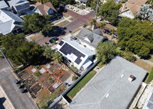 Building Photo - 747 2nd St N