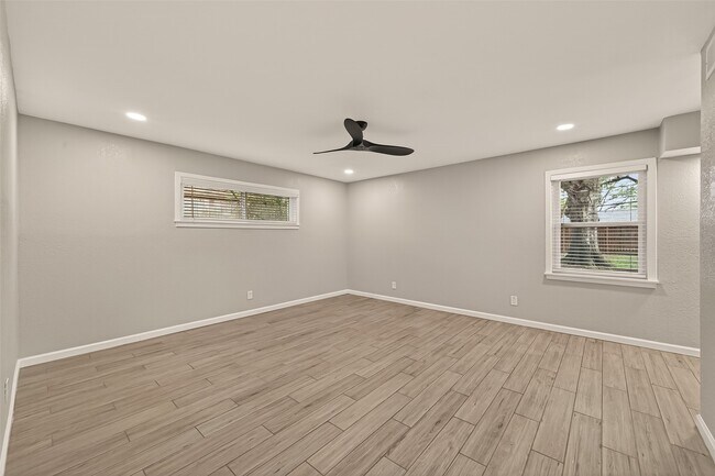 Building Photo - 4955 Wigton Dr