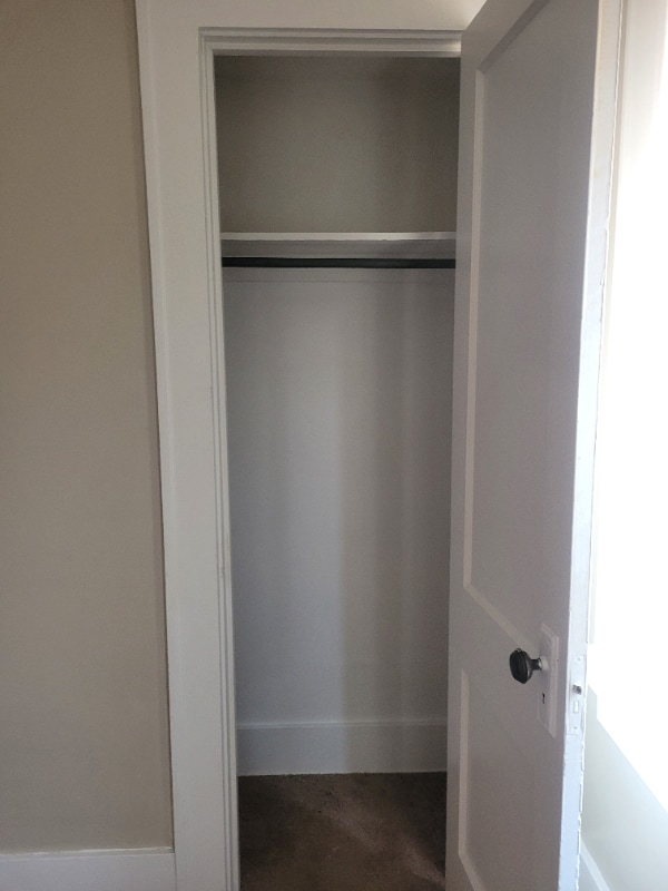 Building Photo - 305 Cascade St