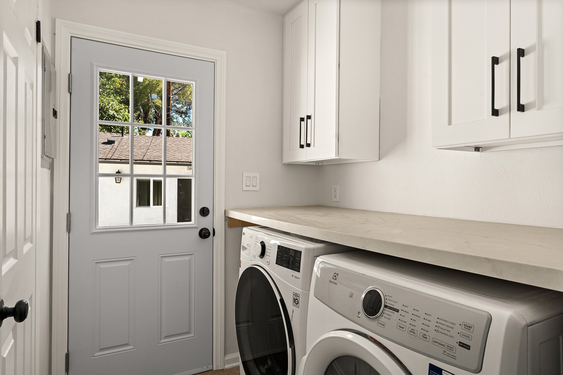 Building Photo - 5840 Allott Ave