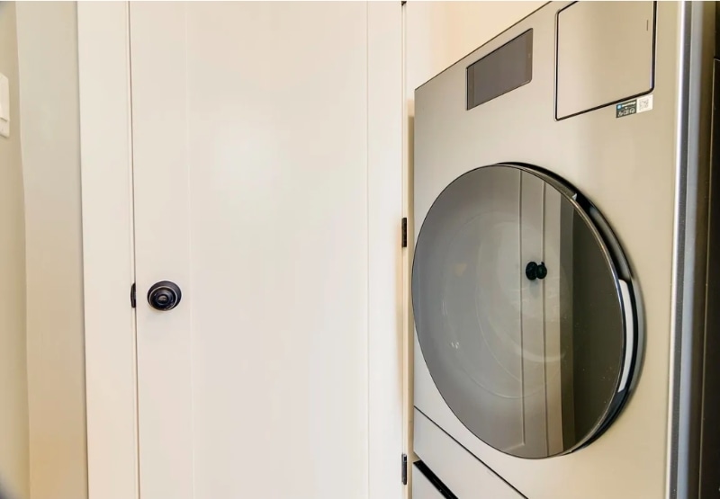 Building Photo - 3422 W Dickens Ave