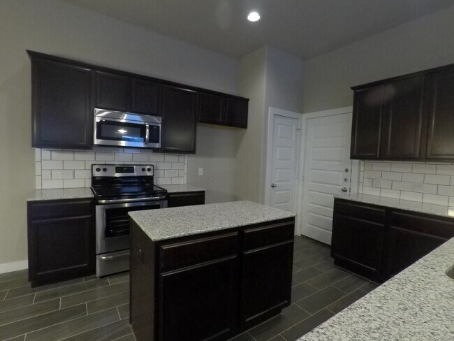 Building Photo - LUXURY TOWNHOME LOCATED IN BASTROP, TEXAS!