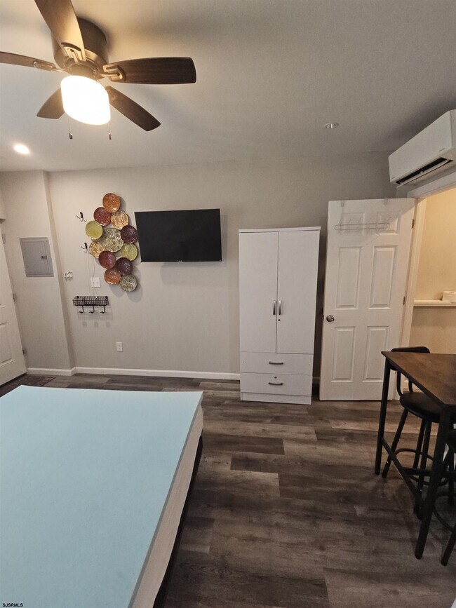 Building Photo - 3501 Pacific Ave