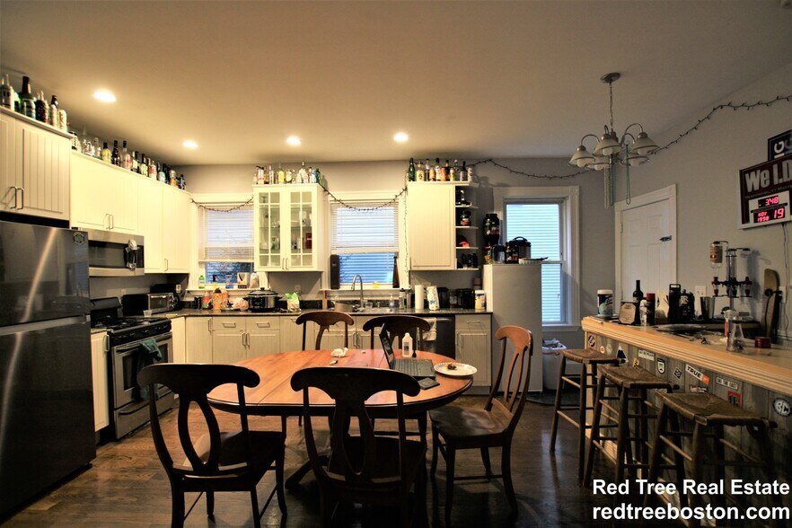 Building Photo - 17 Parker Hill Ave