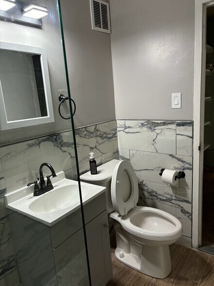 Building Photo - 1121 ARLINGTON