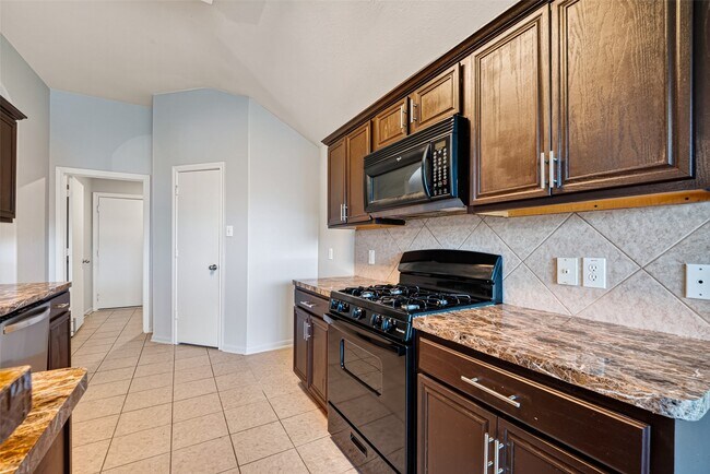 Building Photo - 9241 Clearwood Landing Blvd