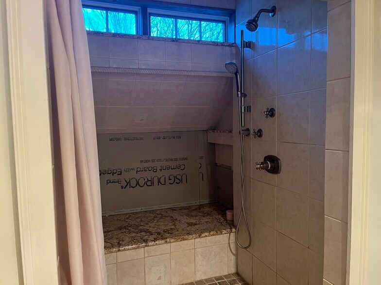 Building Photo - 711 Union St