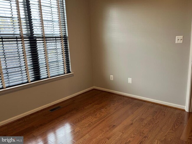 Building Photo - 53 Compound Cir