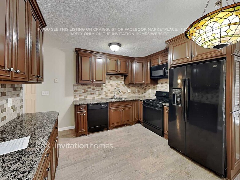 Building Photo - 7505 Stonehenge Way