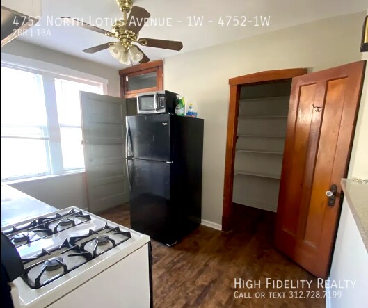 Building Photo - 4752 N Lotus Ave
