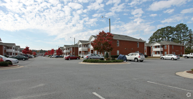 Primary Photo - Holly Glen Apartments