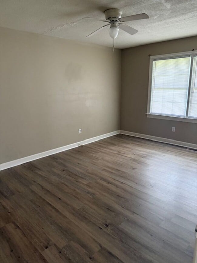 Building Photo - 3 Bedroom, 3 Bath House (COMING SOON)