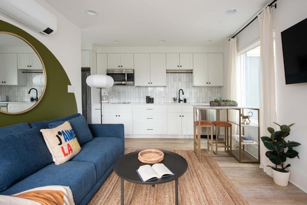 Building Photo - 542 Boulevard NE