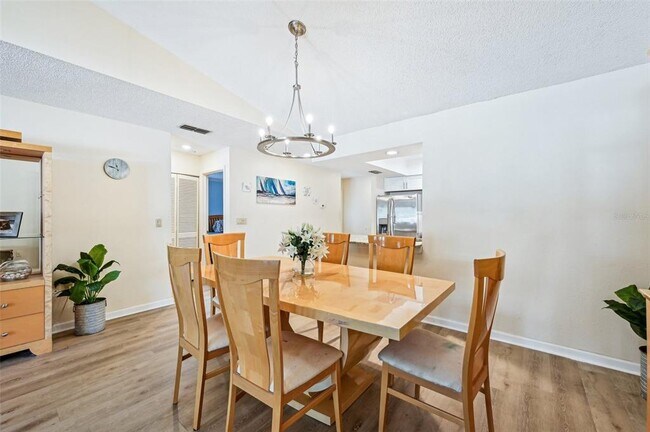 Building Photo - 7245 Wood Creek Dr